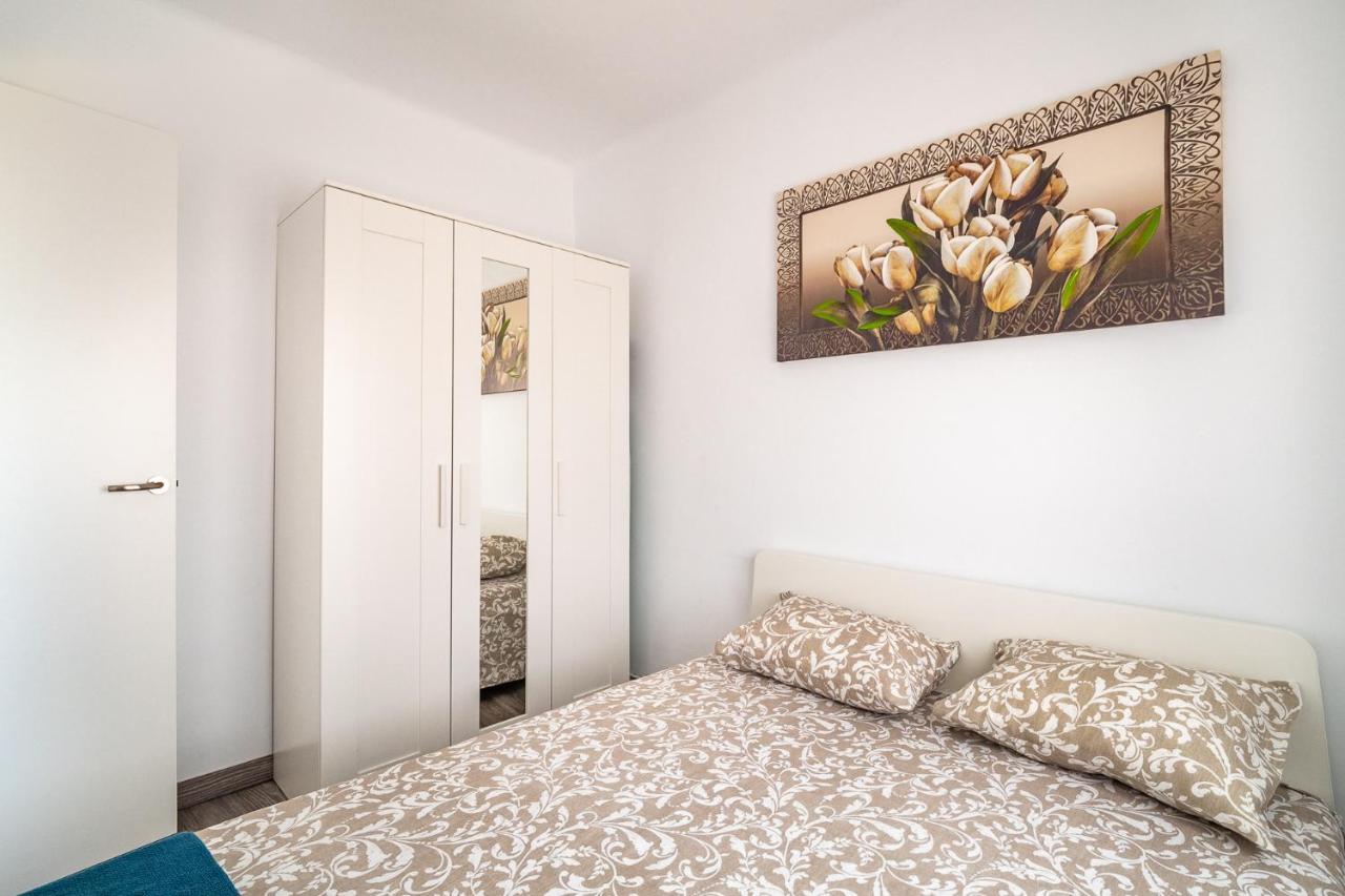 Lovely Apartment Barca 2 ซานต์อาเตรียเดเบซอซ ภายนอก รูปภาพ